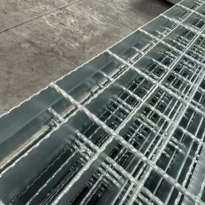 30mm/ 30mm Flat Steel Bar Welding Anti Rust Industrial Steel Floor Grating
