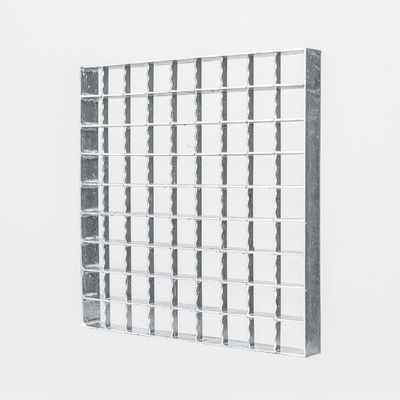 30mm Pitch Welded Industrial Steel Grating For Strong Bearing Bar Spacing Durability