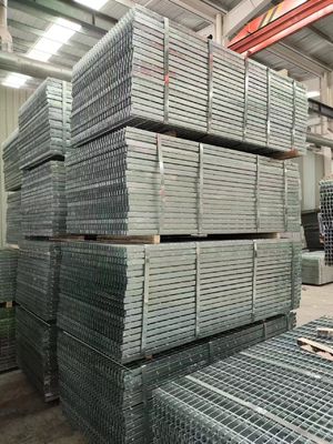 3mm Cross Bar Thickness Non Slip Grating Perfect For Oil And Chemical Resistant Flooring