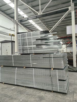 3mm Cross Bar Thickness Non Slip Grating Perfect For Oil And Chemical Resistant Flooring