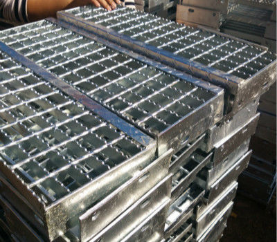 Easy Install Anodized  6063-T6hot dip galvanized steel grating Serrated Walkway Grating For Safety Walkway