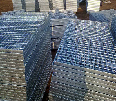 Easy Install Anodized  6063-T6hot dip galvanized steel grating Serrated Walkway Grating For Safety Walkway