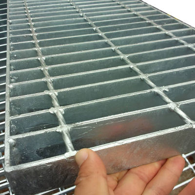 Bearing Bar Standard Hot Dipped Gi 30x3 Serrated Steel Grating