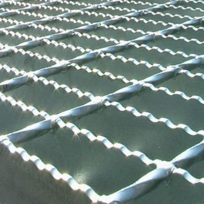 Safety Q235 Silver Color 2mm Galvanized Steel Grating For Stair Tread