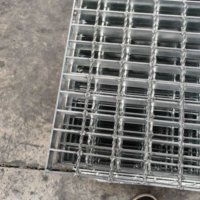 석유 및 가스 산업에 대한 7mm 와이어 피치 안티 슬리퍼리 그레이팅