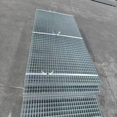 30mm 피치 항 노갈 철 격자 밝은 표면 부드러운 웰딩