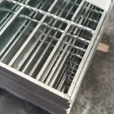 쉽게 조립 할 수 있는 강철 격자: 설치 과정 을 단순화 한다