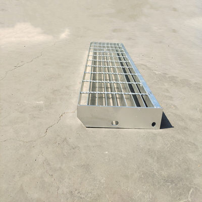 Rectangular Steel Step Tread Grating Heavy Duty Load Bearing Capacity Safety