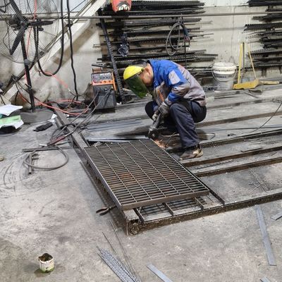 1000x1000mm 기계 압력 용접 기술로 산업용 철기 Grating 1990 년 이후