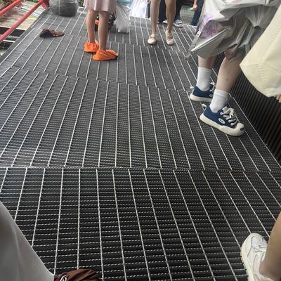 고온 환경에 대한 가연 평면 베어링 바 유형 산업용 강철 Grating 강한 관용 프레스 용접 프로세스