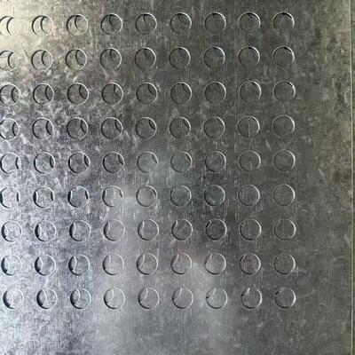 건축, 항공우주 및 환경 보호를 위한 우수한 성능과 맞춤형 사양의 천공 금속판